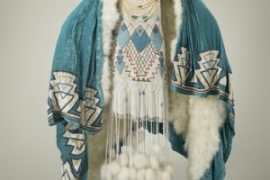 FEMALE AMERICAN INDIAN COSTUME