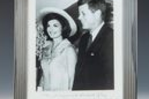 FRAME WITH PHOTOGRAPH OF JOHN AND JACQUELINE KENNEDY