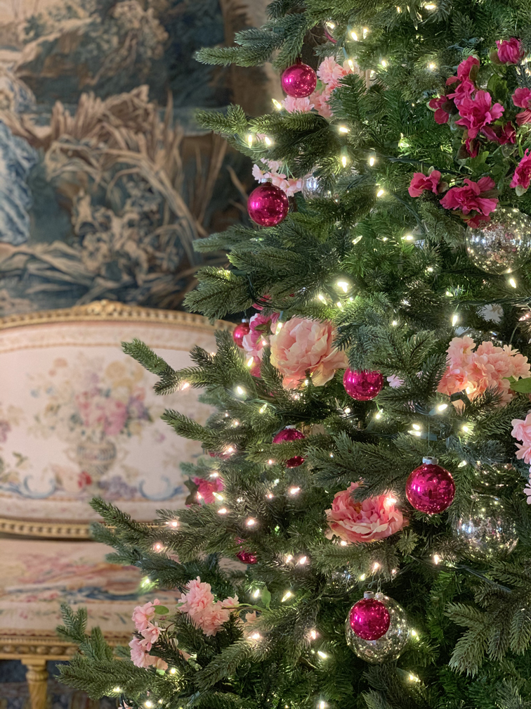 Christmas tree in the French drawing room