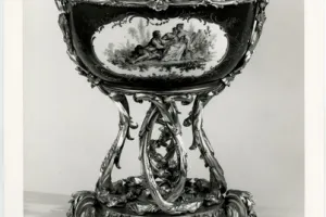 LARGE BOWL WITH GILT BRONZE MOUNTS