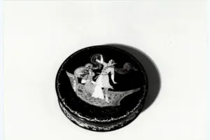 CIRCULAR BOX WITH A SCENE FROM A RUSSIAN FAIRY TALE (ONE OF TWO)