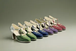 PAIR OF WOMEN'S EVENING SHOES