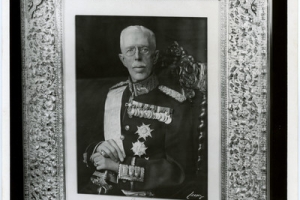FRAME WITH PHOTOGRAPH OF KING GUSTAV OF SWEDEN