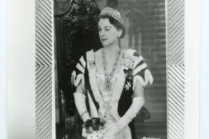 FRAME WITH A PHOTOGRAPH OF LADY BRAEBURN