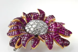 BROOCH