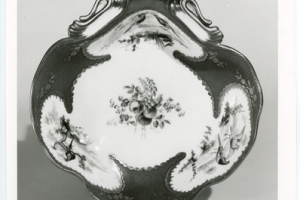 SHELL SHAPED DISH (COMPOTIER À COQUILLE), ONE OF TWO
