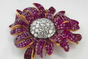 BROOCH
