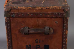 “MALLE POUR DAME” WOMEN’S TRUNK