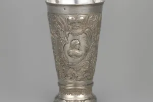 TALL TUMBLER WITH COVER