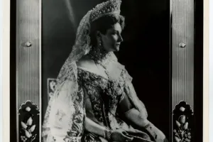 FRAME WITH PHOTOGRAPH OF EMPRESS ALEXANDRA FEODOROVNA