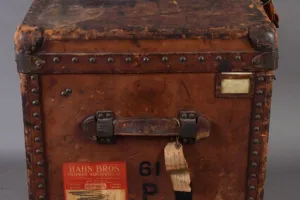 “MALLE POUR DAME” WOMEN’S TRUNK