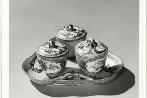 THREE PART CONDIMENT TRAY (PLATEAU À TROIS POTS À CONFITURE)