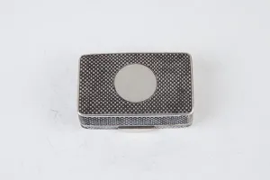 SNUFF BOX WITH WINTER SLEIGH SCENE