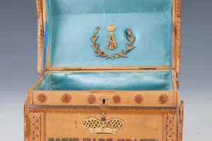 MINIATURE CHEST