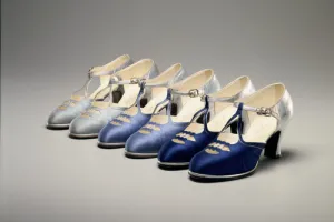 PAIR OF WOMEN'S EVENING SHOES