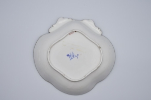 SHELL-SHAPED DISH (COMPOTIER À COQUILLE), ONE OF TWO