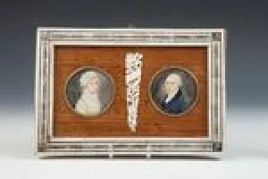 FRAME WITH TWO MINIATURES