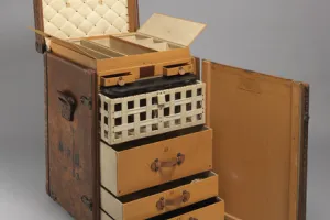 “SECRÉTAIRE À LINGE” TRUNK [LINGERIE TRAVELLING DESK TRUNK]