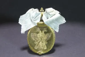 LADY OF HONOR INSIGNIA WITH MINIATURE PORTRAIT OF EMPRESS ELIZABETH I (DAME À PORTRAIT)