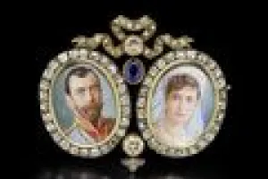 BROOCH WITH MINIATURES OF NICHOLAS II AND ALEXANDRA