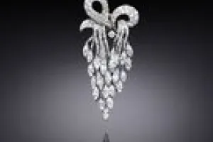 BROOCH