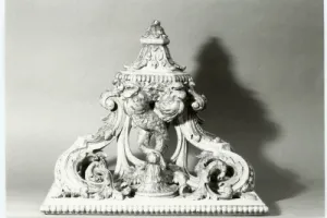 CONSOLE (BRACKET) (ONE OF TWO)