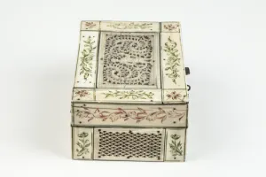 SMALL BOX FROM DRESSING TABLE SET