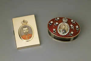 BOX WITH MINIATURE OF NICHOLAS II