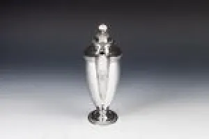 COFFEEPOT FROM A COFFEE SERVICE