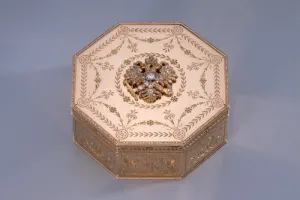 OCTAGONAL BOX WITH DOUBLE-HEADED EAGLE