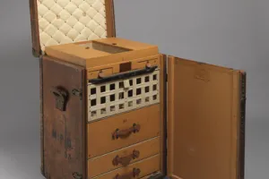 “SECRÉTAIRE À LINGE” TRUNK [LINGERIE TRAVELLING DESK TRUNK]