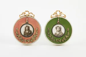 FRAME WITH PHOTOGRAPH OF GRAND DUCHESS TATIANA NIKOLAEVNA