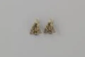 PAIR OF EARRINGS FROM A SUITE OF JEWELRY