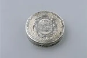 COMFIT BOX (BONBONNIÈRE) WITH AN ALLEGORICAL SCENE