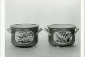 ICE PAIL WITH LINER, ONE OF A TWO