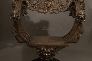 SAVONAROLA CHAIR