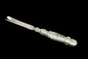 TWEEZER FROM NECESSAIRE