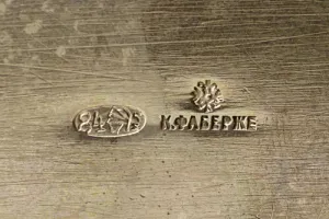 STAMP BOX AND ROLLER