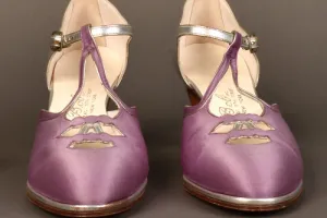 PAIR OF WOMEN'S EVENING SHOES