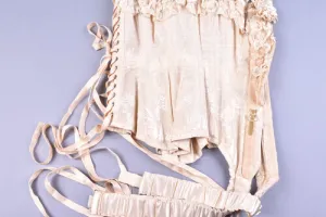 CLOSE WEDDING CORSET