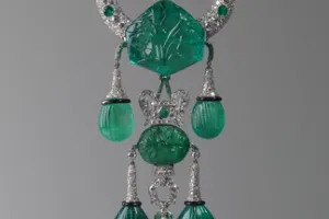 PENDANT BROOCH
