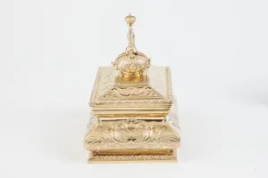 SOAP BOX WITH COVER AND WIRE LINER FROM A DRESSING TABLE SET