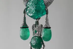 PENDANT BROOCH
