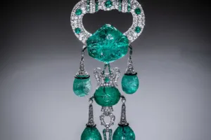 PENDANT BROOCH