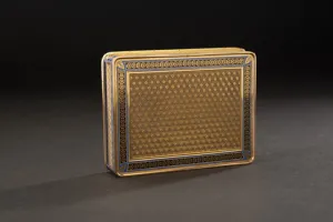 SNUFFBOX WITH MINIATURE OF EMPRESS ELIZABETH I