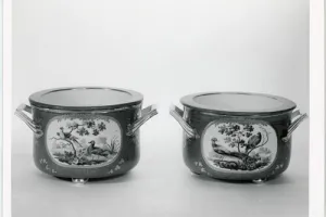 ICE PAIL WITH LINER, ONE OF A TWO