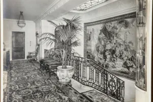TAPESTRY WITH THE SCENES "L'OPERATEUR" AND "LA CURIOSITÉ"