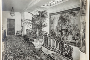 TAPESTRY WITH THE SCENES "L'OPERATEUR" AND "LA CURIOSITÉ"