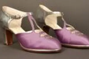PAIR OF WOMEN'S EVENING SHOES