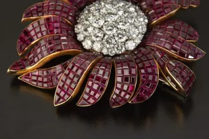 BROOCH